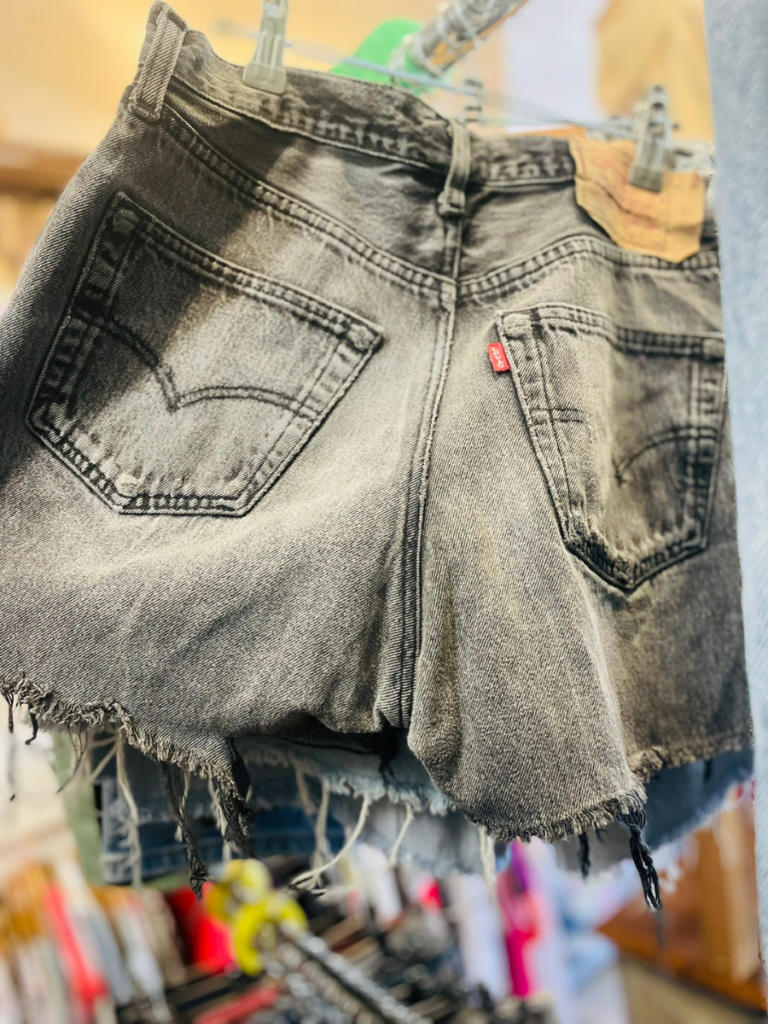 short levi's